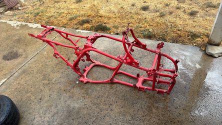 Red j arm banshee frame/chassis