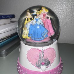 Disney Princess Snow Globe 