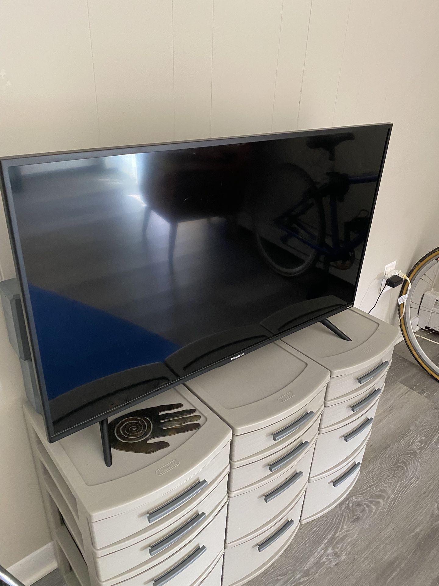 $20 Hissense Roku Smart Television