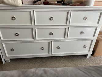 Dresser and 2 night stands