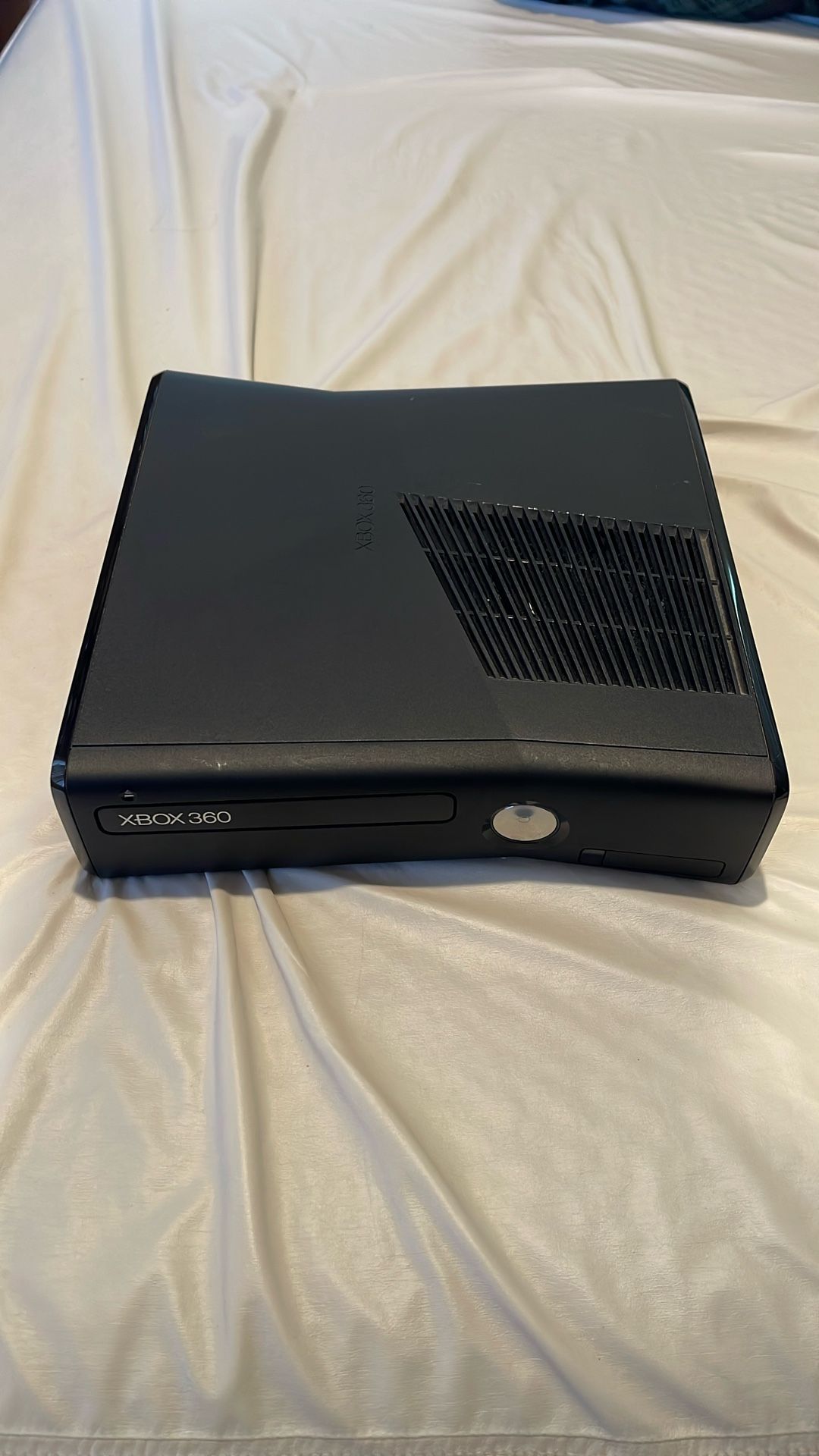 Xbox 360 Slim 250 GB Model