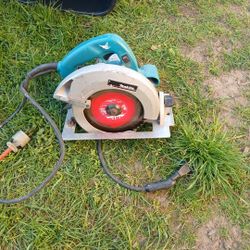 Makita Saw 