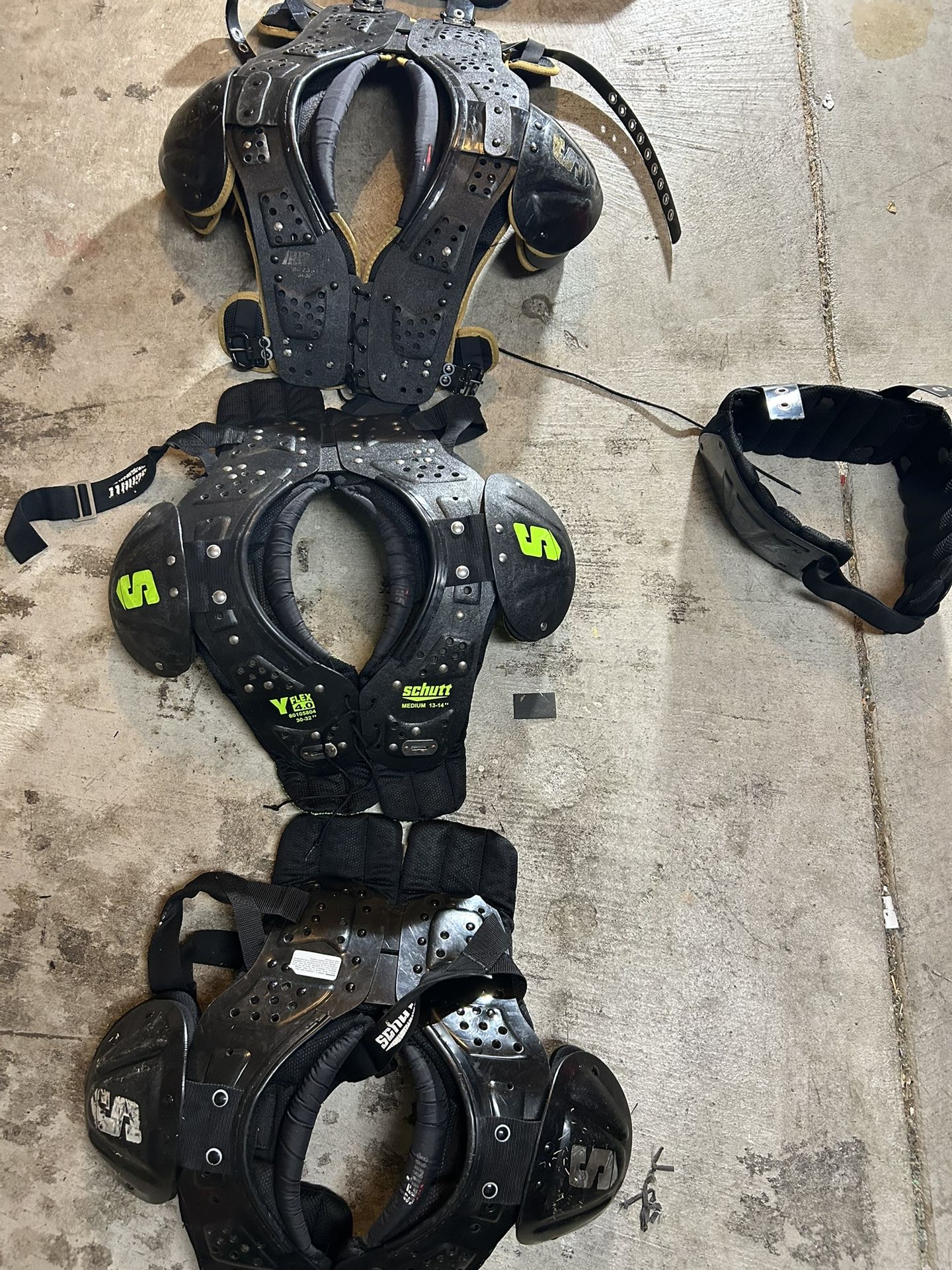 Schutt Shoulder Pads