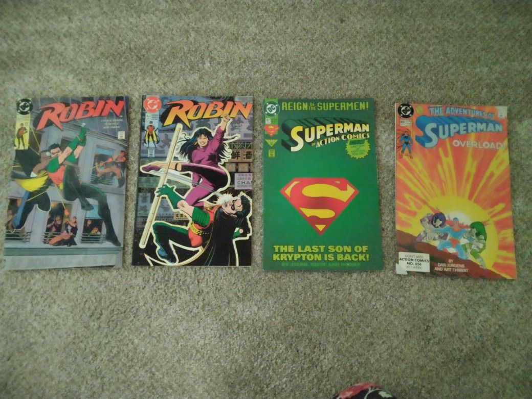 Comics Lot Of 4 - Superman & Robin