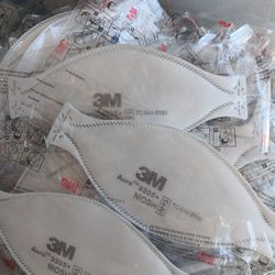 3M N95 Mask Huge Lot Over 100 Indvialy Wrapped $10