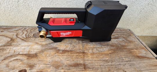 Milwaukee Transfer Pump M18 Tool Only