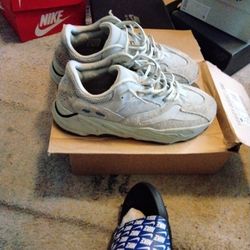 Size 9.5 Light Brown 