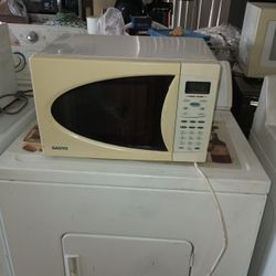Sanyo Microwave 