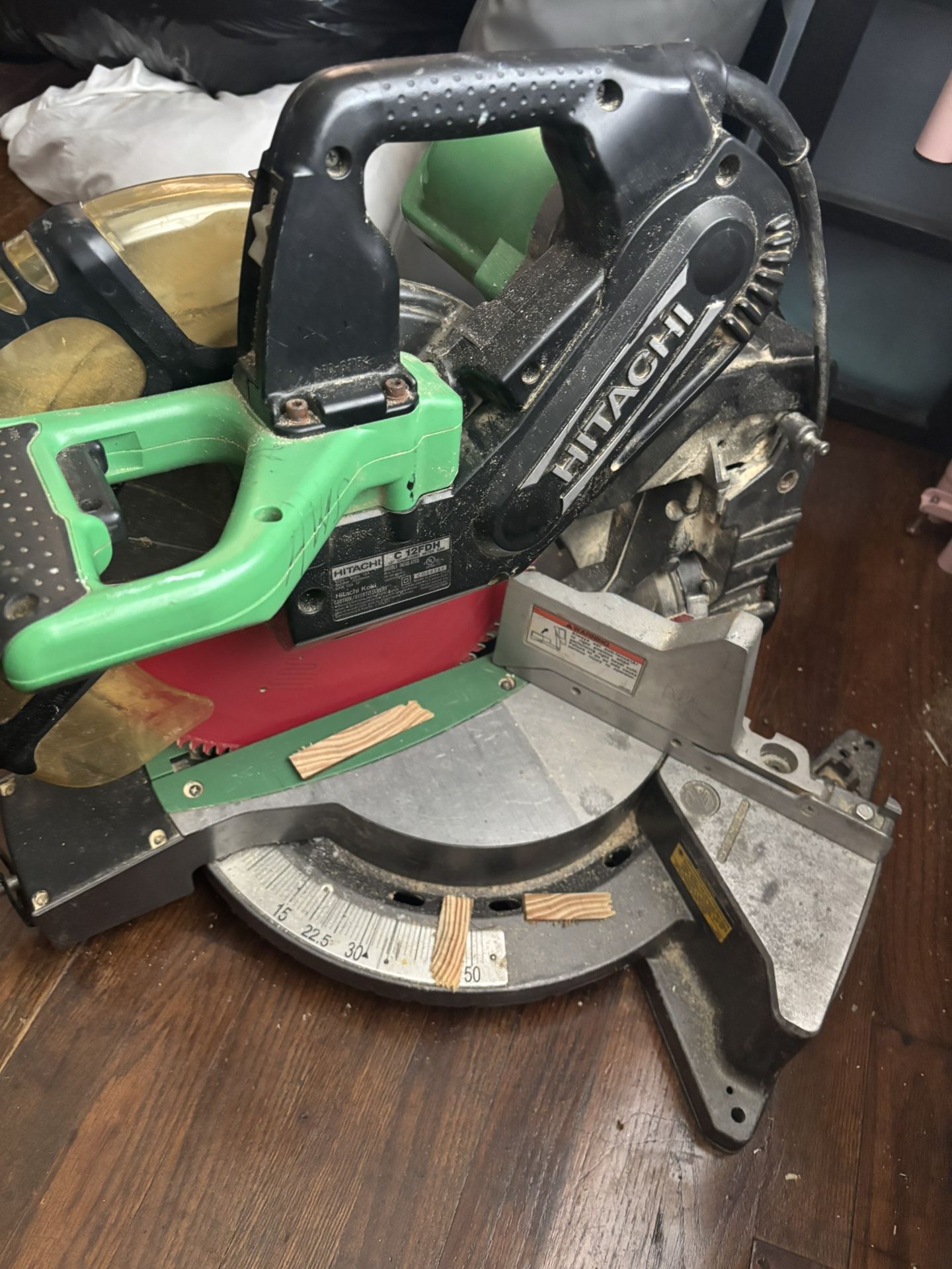 hitachi 12 in miter saw