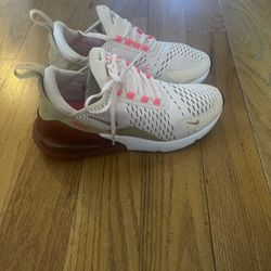 Nike Air Max 270 Sneakers - Cream and Pink size 8 
