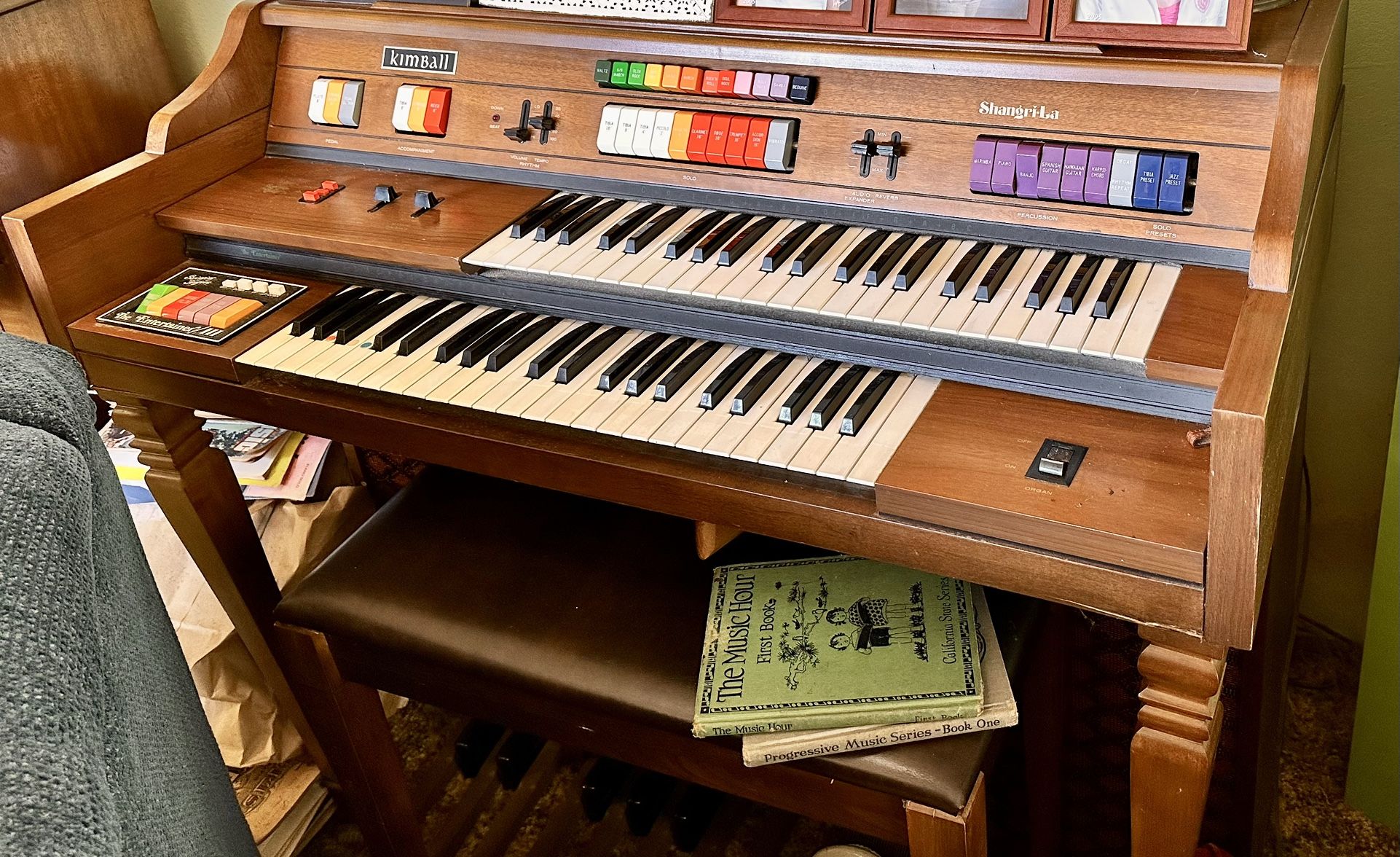 VINTAGE KIMBALL ORGAN SWIGER DELUXE 300