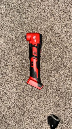 Milwaukee Multi Tool 18v