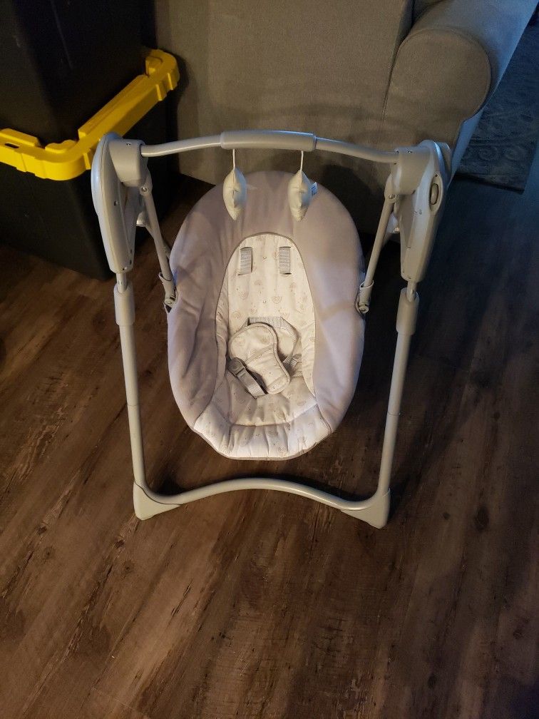 Graco Baby Swing