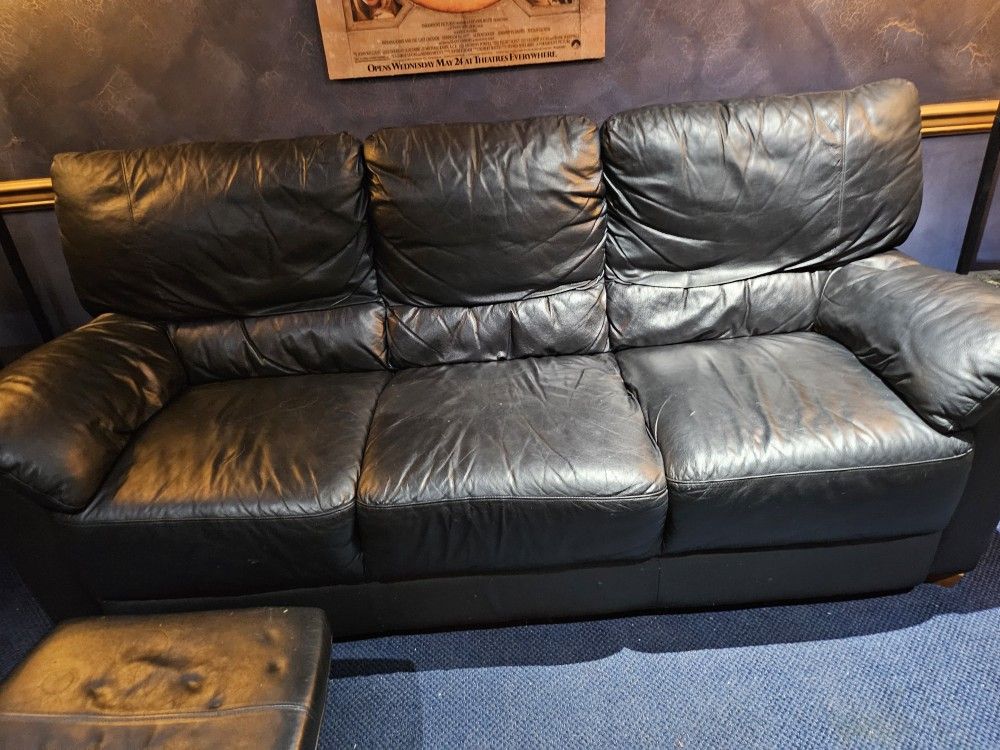Leather Couch With 2 Foot Stools