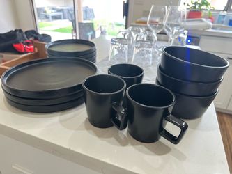 Dishware set (32 pieces)