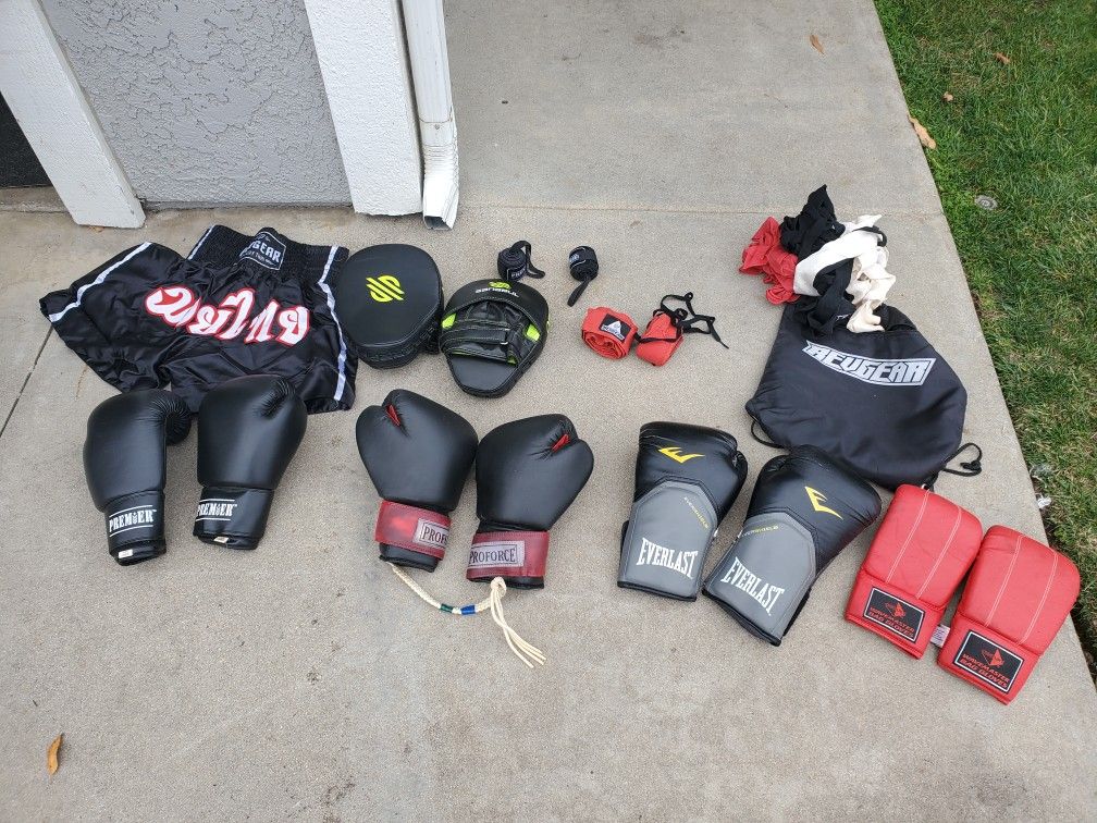 BOXING GEAR.