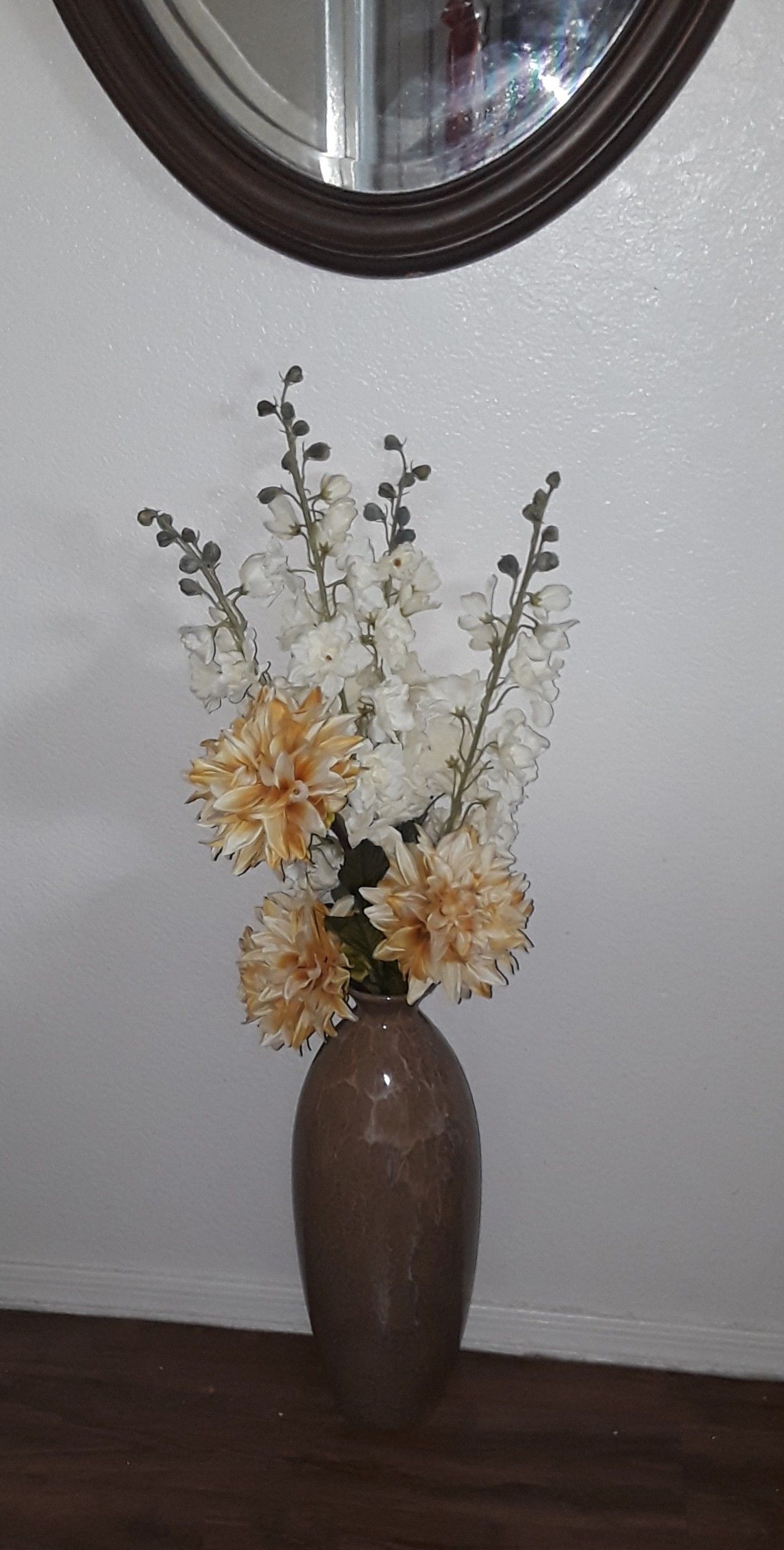 Nice Vase with Silk flowers