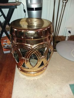 Ceramic stool cool piece excelent condition