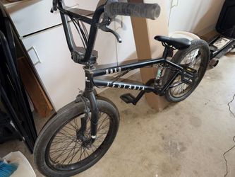 HARO LEUCADIA 20.5 INCH BMX BIKE
