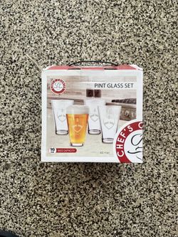 Chef's Counter Pint Glass Set of 4, 16 oz, New in Box