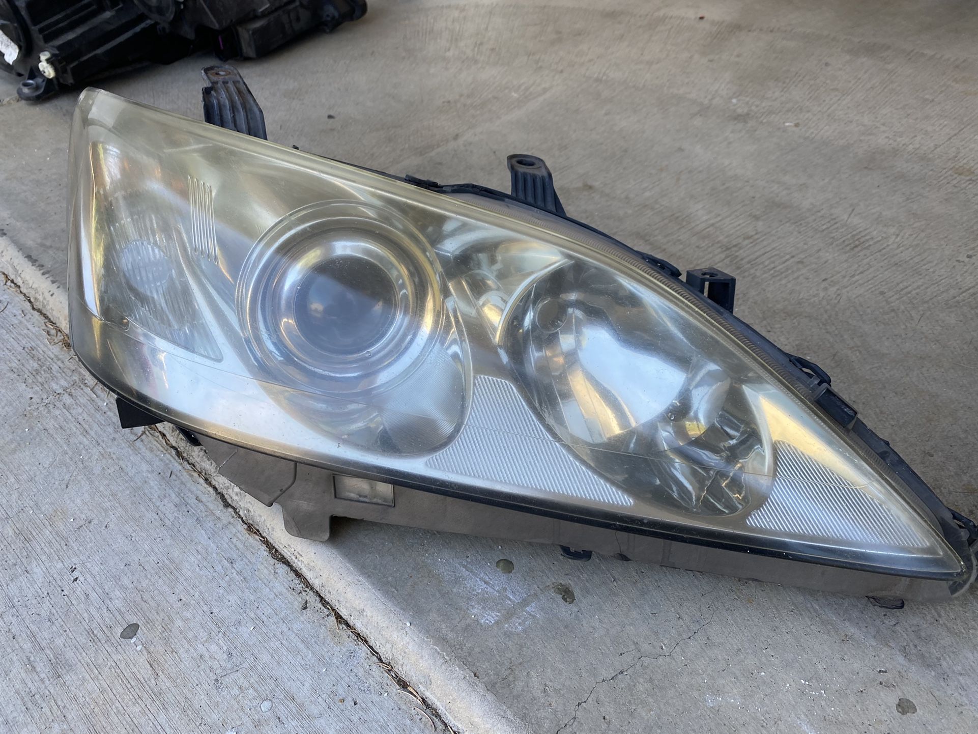 2007Lexus ES Headlights OEM