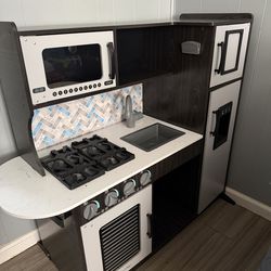 Kids play kitchen