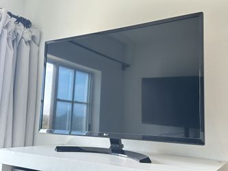 LG 32" LED Monitor (32MA70HY-P) - Excellent condition