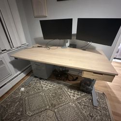 Uplift Standing Desk 