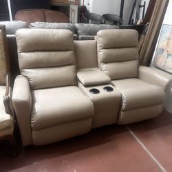 New Lazyboy Leather Loveseat Recliner