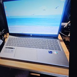 HP 15.6" TOUCH Laptop i7-1255U, 20GB, 512GB SSD HD, Win 11