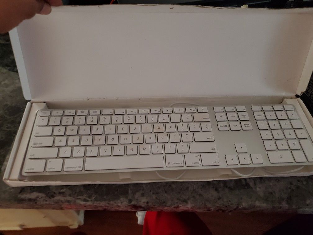 Apple Keyboard