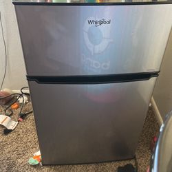New Mini Fridge 150 OBO
