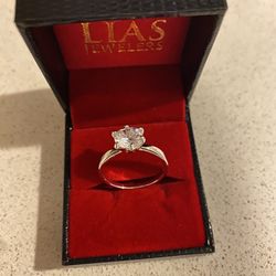 New 18k White Gold Engagement Ring 