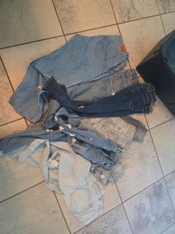 Womens lot of jeans