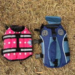 Dog Life Jackets Size small And XxS 