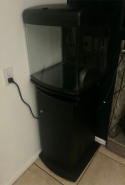 Fish tank (28 gallons Nano Cube) with stand and storage area  - Good condition!