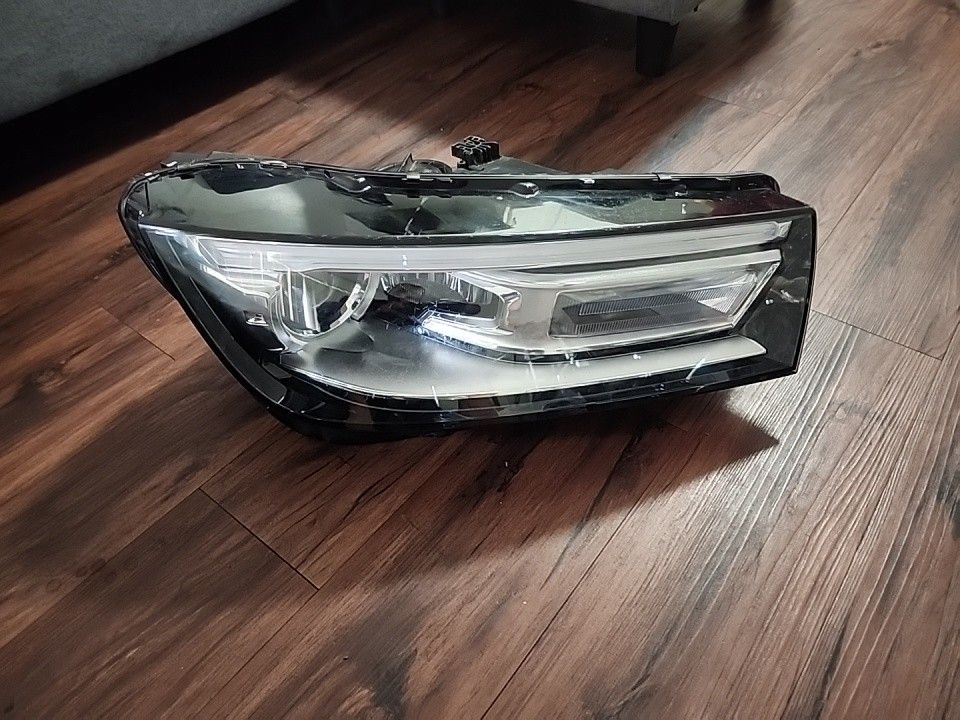 2018-2020 AUDI Q5 SQ5 RIGHT PASSENGER SIDE RH HEADLIGHT HID XENON OEM