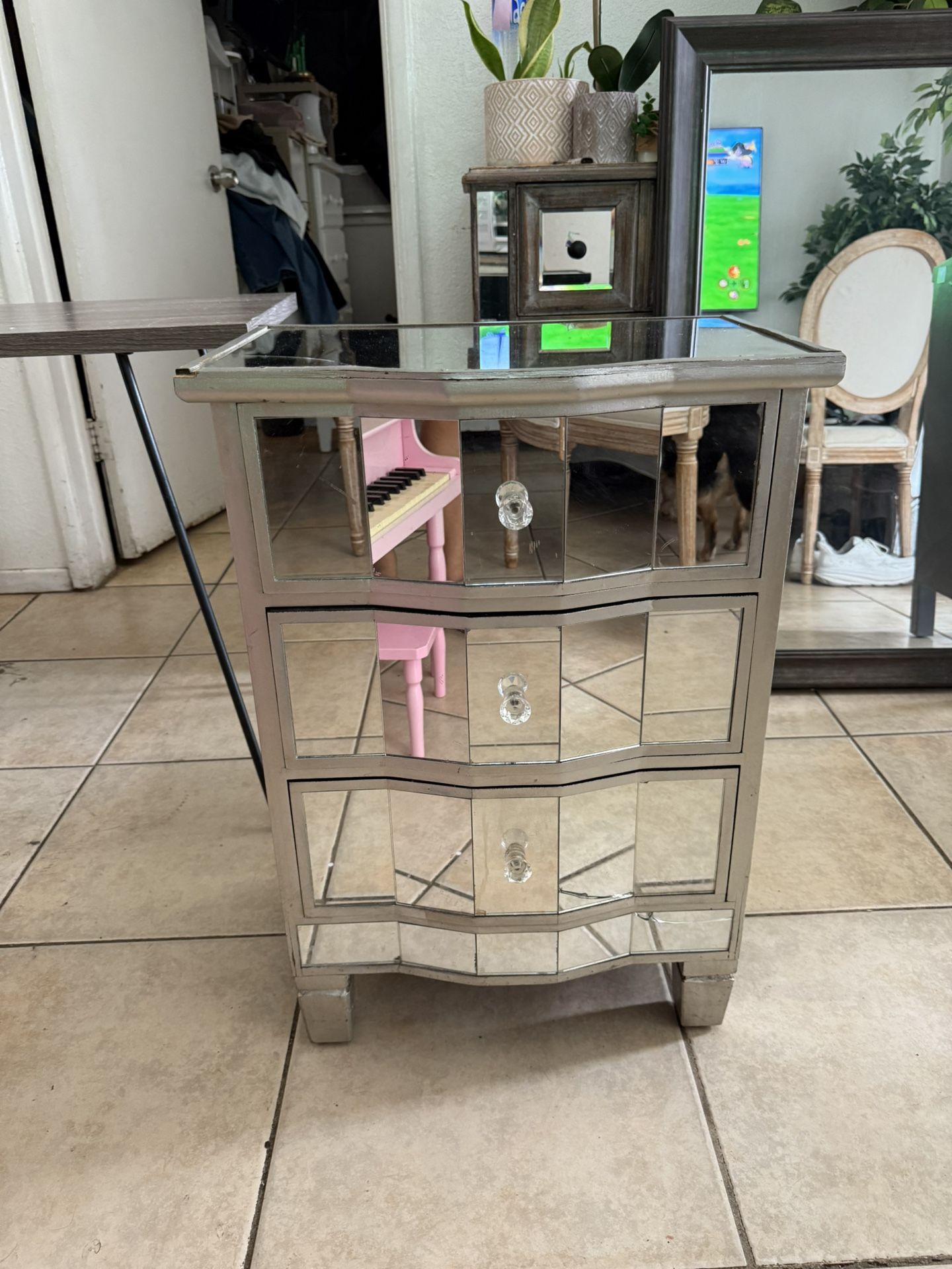 Mirrored 3 Drawer Dresser