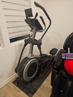 Nordictrack elite 10.9i elliptical in great condition