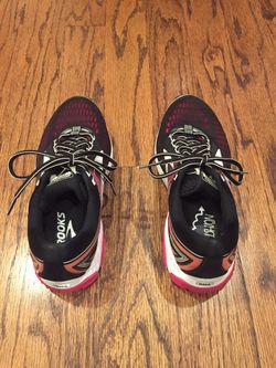 Brooks Ghost 10 shoes, size 7