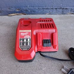 RAPID CHARGER MILWAUKEE
