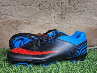 Girls size 8 soccer cleats