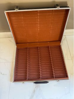 Vintage Cassette Black Out Brown In Carry Case Tape Storage Holds 30 Tapes