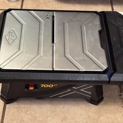 QEP 700XT 3/4 HP Wet Tile Saw with 7 in. Blade and Table Extension