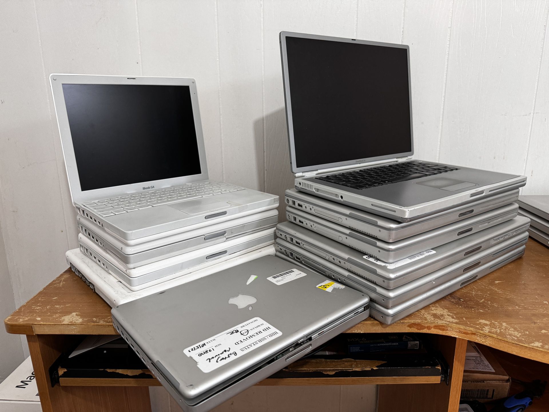 Apple PowerBook iBook G4 (Lot of 11) Vintage Apple Laptops for parts or repair