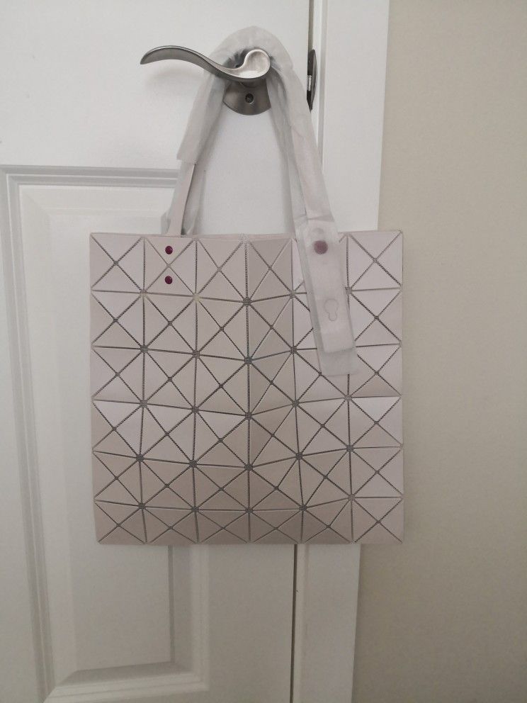AUTHENTIC ISSEY MIYAKE Medium Tote Bag