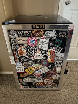 Mini Fridge/Beverage Cooler (Working)
