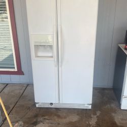 Refrigerator 