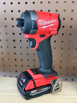 NEW! Milwaukee 2953-20 M18 FUEL 1/4" Hex 3-Speed Impact Driver w/Battery