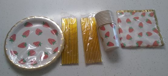 Brand New Straws, Cups, Napkins, Plates (Strawberry Themed)